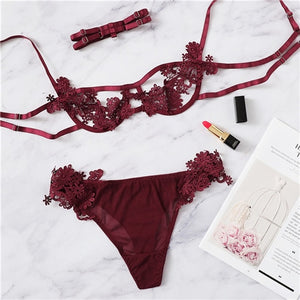 SHEIN Burgundy Sexy Appliques Detail Lace Lingerie Set With Choker Summer Women Wireless Bra and Briefs Underwear Lingerie Sets